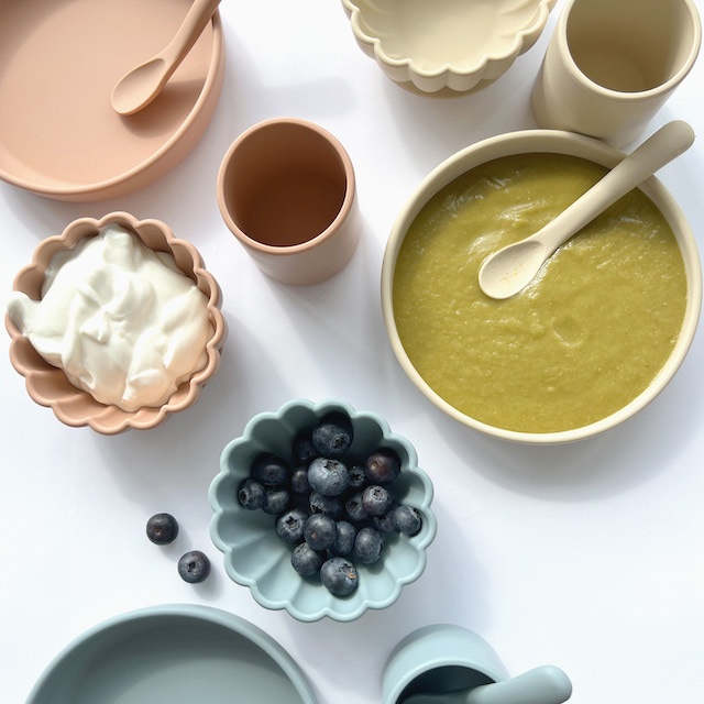 play and store servies