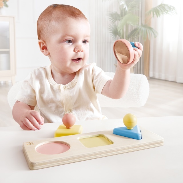 Montessori mirror shape puzzle van hape