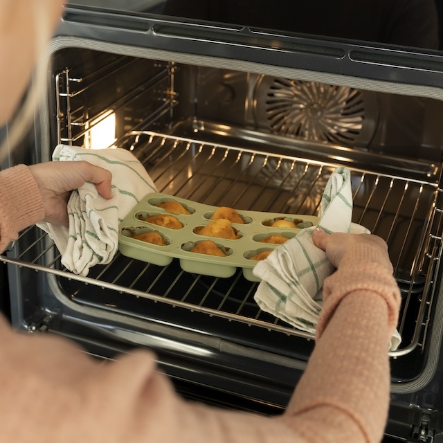 baby on the move yummy tray